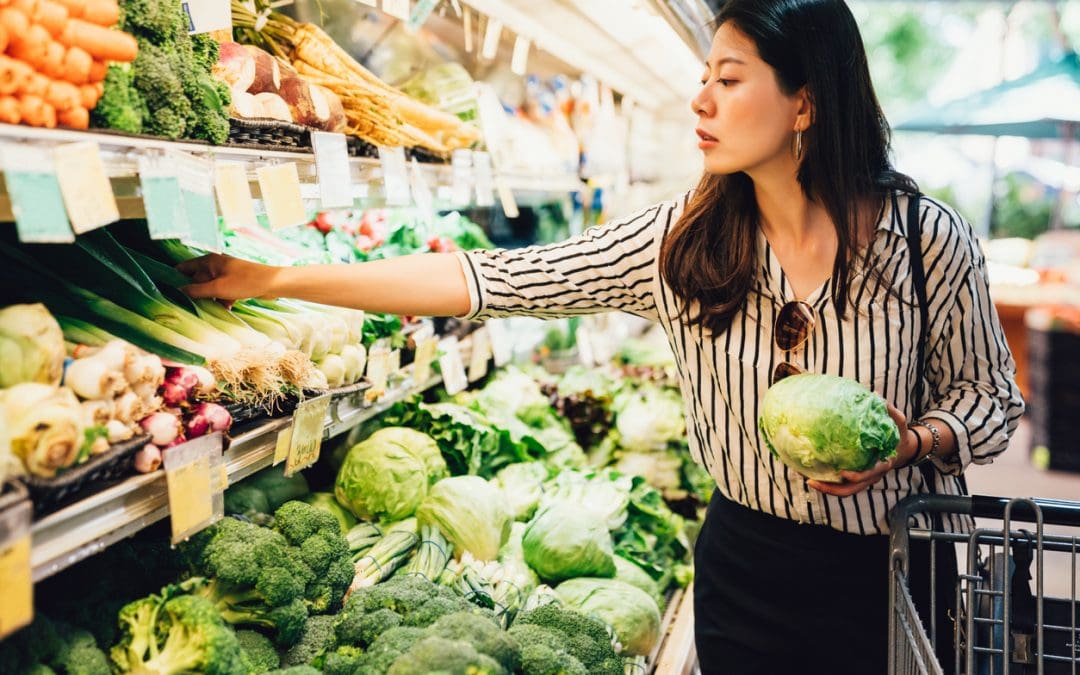 Young women shoping with their Healthy Benefits Plus.