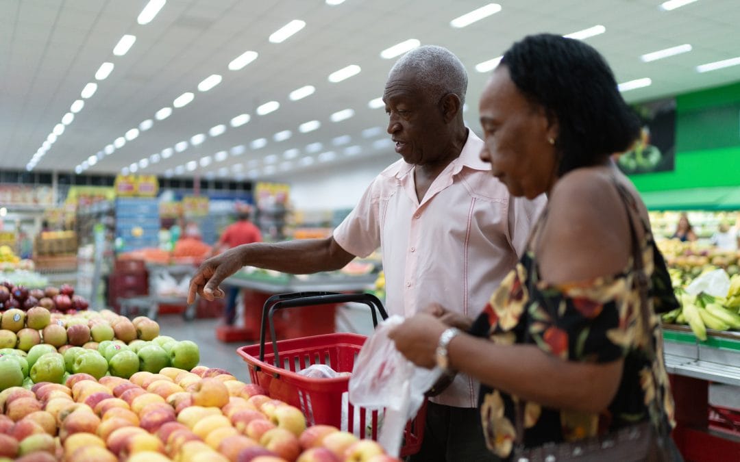 Medicare members picking out produce items