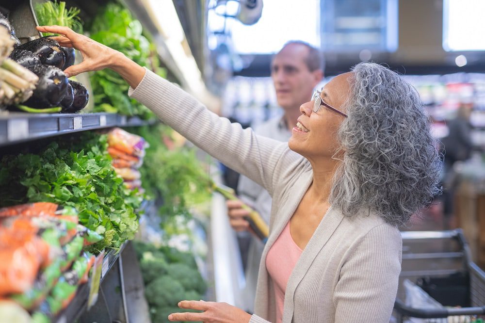 Medicare members shopping for produce items